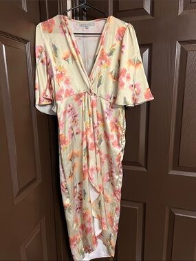 Hope & Ivy Floral V-Neck Midi Dress